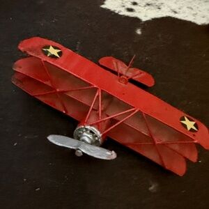 Vintage Style 6" WWI Metal Tri-Plane Aircraft Home Child Decor Toy - Red